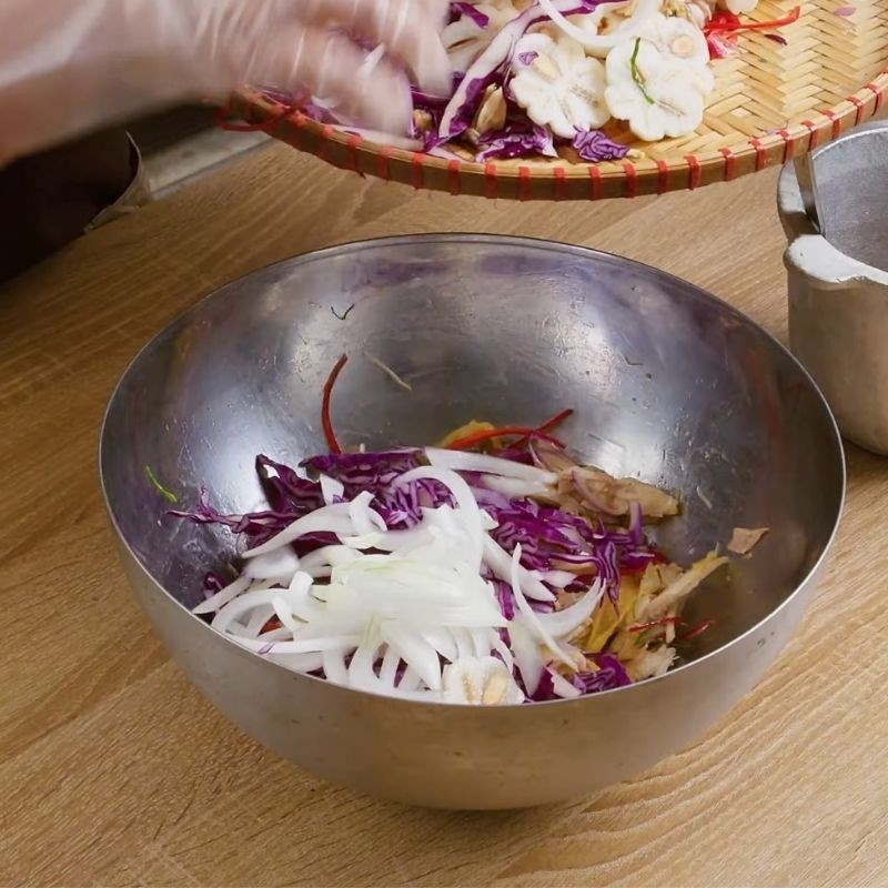 Bước 5 Trộn gỏi gà măng cụt Gỏi gà măng cụt