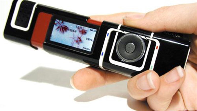 Chiếc Nokia 7280 có thiết kế không khác gì một thỏi son Chiếc Nokia 7280 có thiết kế không khác gì một thỏi son