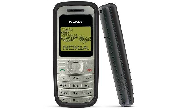 Nokia 230 vỏ nhôm camera trước có đèn flash lên kệ