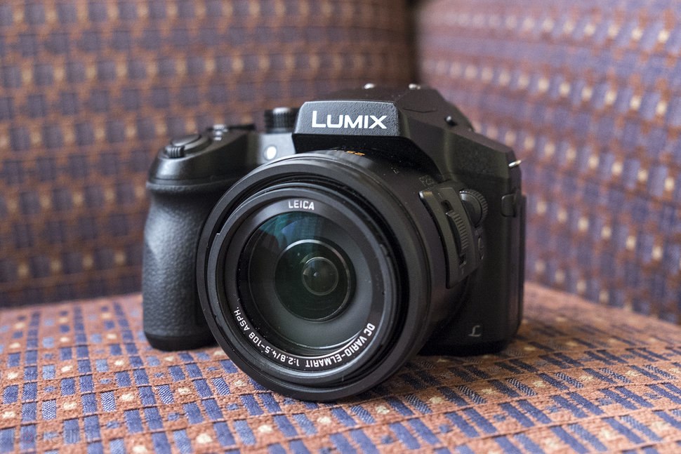 Panasonic Lumix FZ300/FZ330