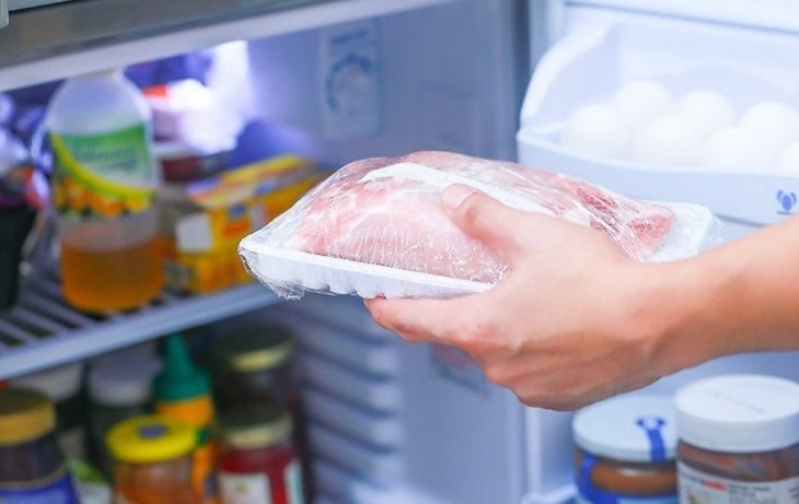 Thực phẩm tươi sống cần được rửa kỹ trước khi cho vào tủ lạnh
