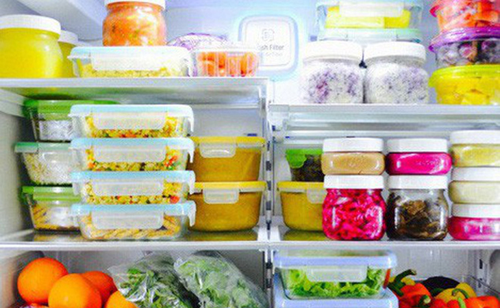 Organize food neatly in the refrigerator