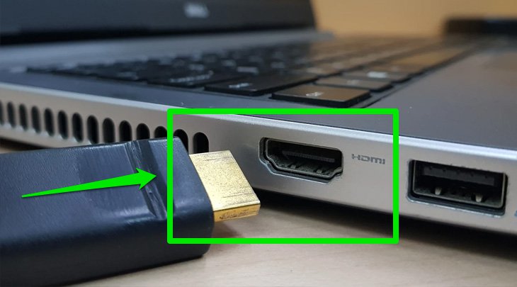 Nối đầu HDMI với cổng HDMI trên laptop