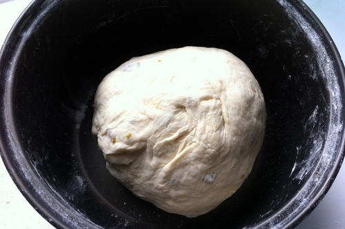 Bước 1 Trộn bột bánh mì phô mai Jalapeno bằng nồi cơm điện