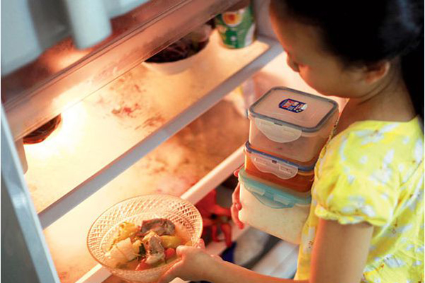 Những việc cần làm nếu tủ lạnh làm mát kém Những việc cần làm nếu tủ lạnh nhà bạn làm mát kém > Những việc cần làm nếu tủ lạnh làm mát kém