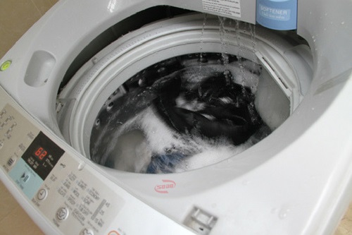 Máy giặt bỗng cấp nước ở giữa tiến trình giặt hoặc xả