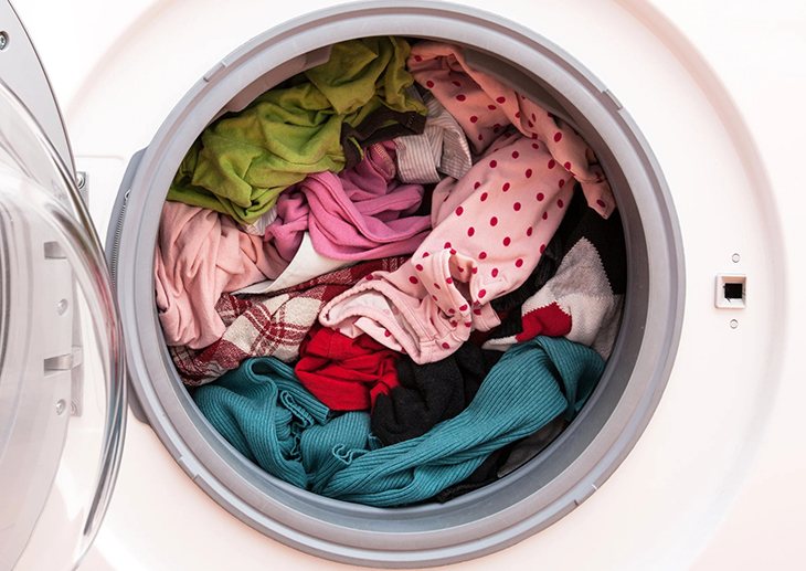 Số lượng quần áo giặt cần phù hợp với máy