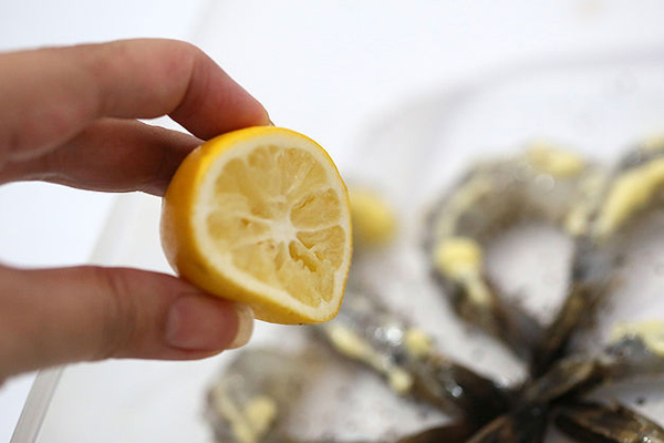 Cách làm món tôm hấp bằng lò vi sóng Cách làm món tôm hấp dinh dưỡng bằng lò vi sóng > Cách làm món tôm hấp bằng lò vi sóng