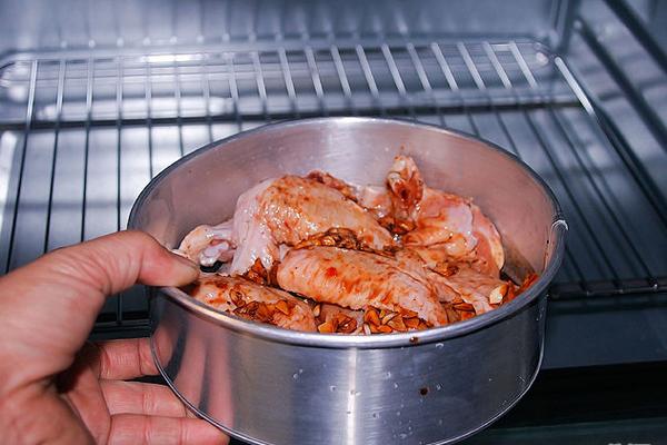 Cách làm món cánh gà nướngtẩm gia vị bằng lò nướng