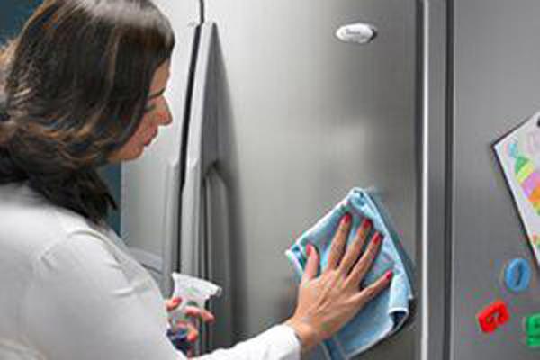 20 phút biến chiếc tủ lạnh trở nên sạch hoàn hảo > 20 phút biến chiếc tủ lạnh trở nên sạch hoàn hảo
