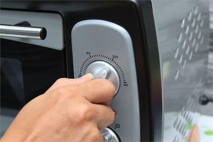 Bước 6: Làm nóng lò trước khi nướng Bước 6: Làm nóng lò trước khi nướng