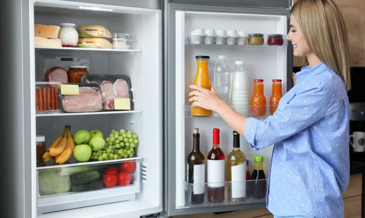 Lưu ý khi bảo quản thực phẩm các chai lọ ở cánh cửa tủ lạnh