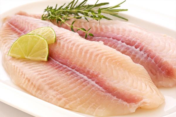 Lemon has the effect of eliminating the fishy smell of fish effectively