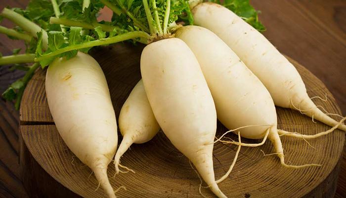 White radish eliminates the acrid taste of salted meat