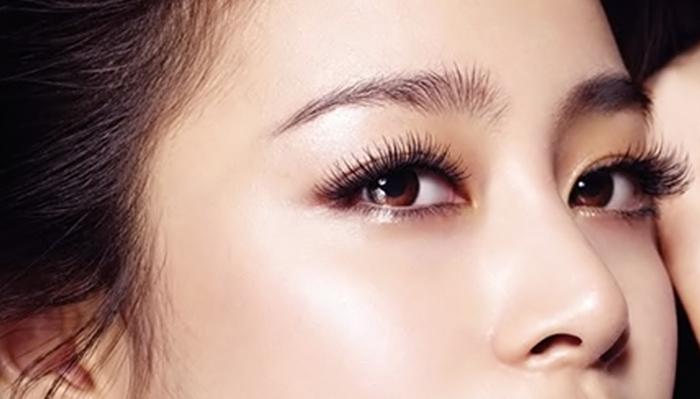 Curl your eyelashes to help you get beautiful eyes
