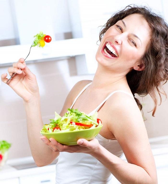 Eat a lot of green vegetables to increase the pink pigment on the lips Ăn nhiều rau xanh để tăng sắc tố hồng trên môi