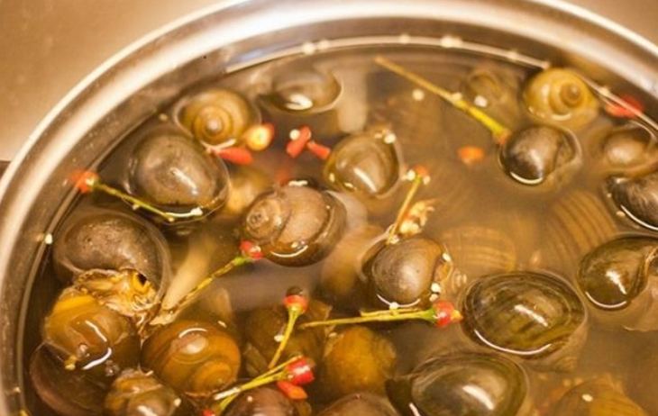 Remove fishy odor from snails