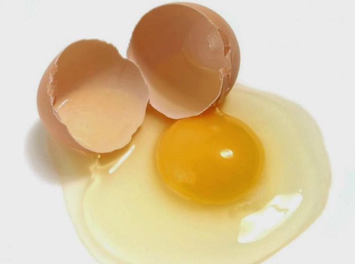 Lòng trắng trứng giúp da bớt phồng rộp