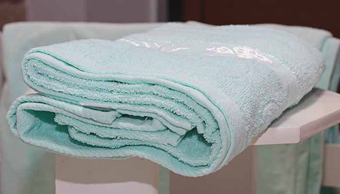 Nên giặt giũ khăn tắm thường xuyên