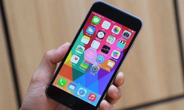 Apple vội vã thử nghiệm iOS 8.0.2 để chữa lỗi lạ trên iPhone