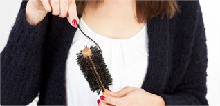 Mẹo dân gian trị rụng tóc hiệu quả tại nhà: Dùng lá nhọ nồi, vỏ dâu