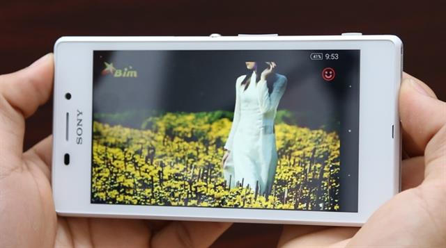 Cuối cùng, Sony Xperia M2 Aqua dùng thỏi pin chuẩn Li-Ion dung lượng 2300 mAh