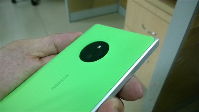 Lumia 830