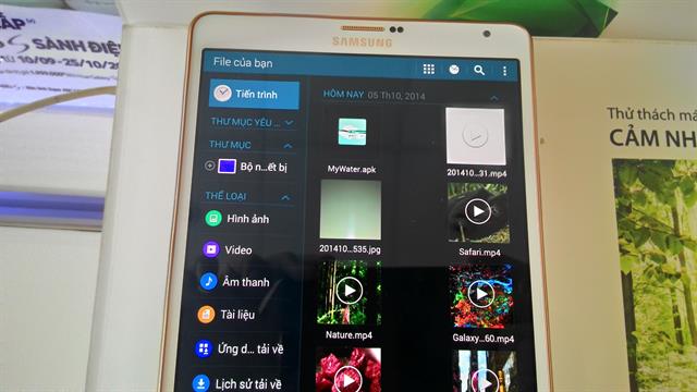 File là đuôi .apk nên bạn cứ chạm vào và cài đặt bình thường