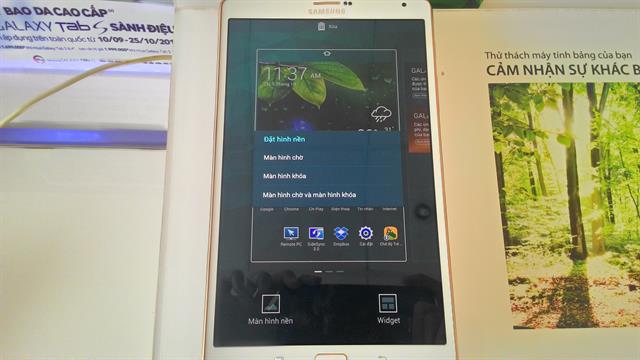 Tùy chọn thiết lập hình nền cho màn hình chờ hoặc màn hình khóa