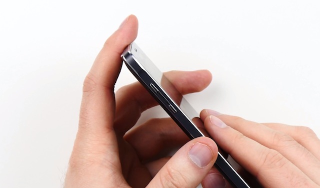 Galaxy Note 4 có thể bẻ cong lại dễ dàng