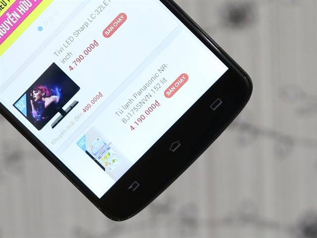 Viền dưới có 3 phím điều hướng cơ bản của Android