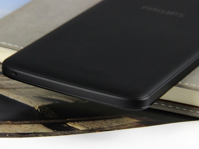 Mặt sau giả da của Philips I928