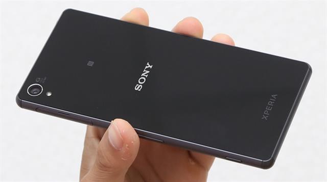 Cuối cùng, Sony Xperia Z3 dùng thỏi pin chuẩn Li-Ion dung lượng 3100 mAh