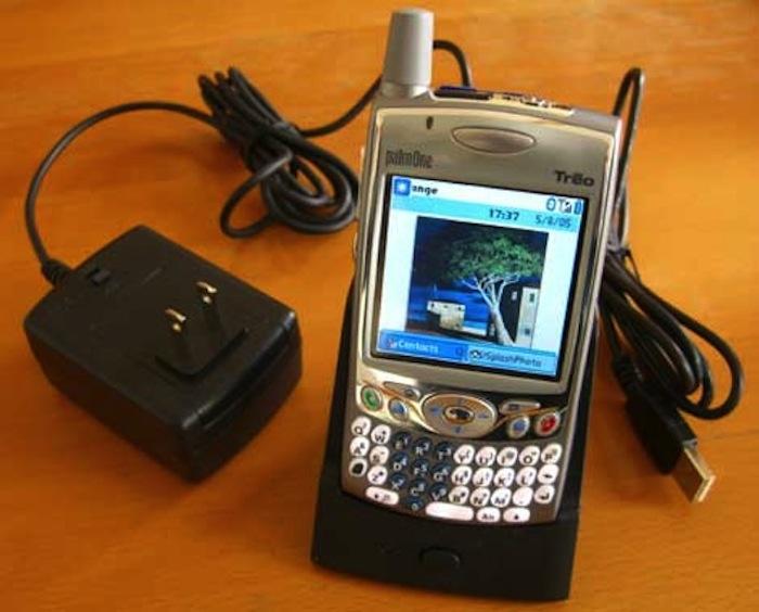 10 Smartphone cực hot xuất hiện cách đây 10 năm > Palm Treo 650