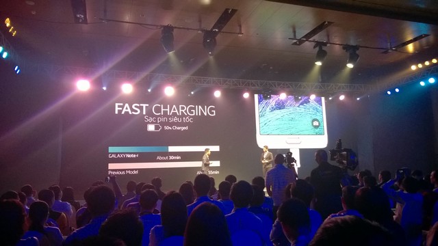 Note 4 ra mắt chính thức tại Việt Nam trong một sự kiện cực hoành tráng