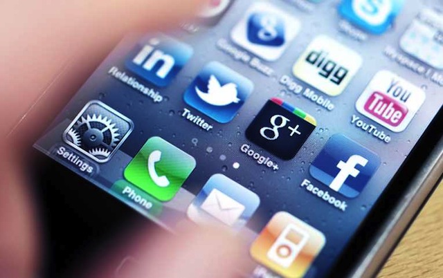 Smartphone giúp duy trì kết nối với thế giới