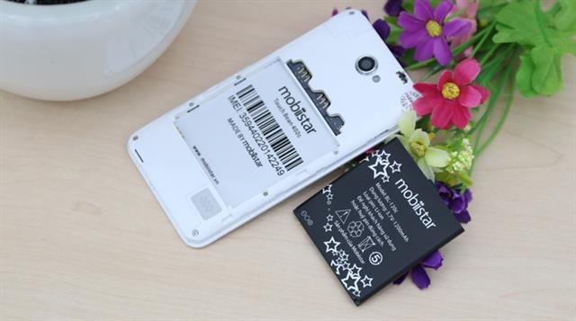 Cuối cùng, Mobiistar Touch Bean 402C (RAM 1GB) dùng SIM kép thường và thỏi pin chuẩn Li-Ion dung lượng 1200 mAh
