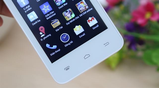 Viền dưới có 3 phím điều hướng cơ bản của Android