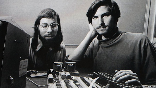 Steve Jobs và Steve Wozniak trong căn nhà xe huyền thoại