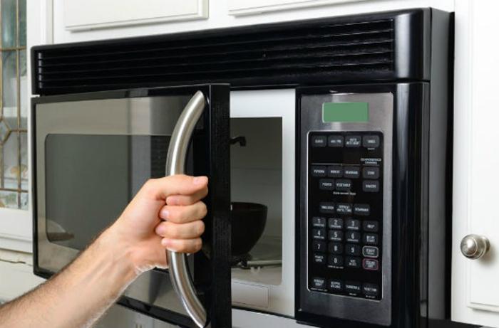 Nên để lò vi sóng tránh xa máy lạnh để tiết kiệm điện Mẹo hay tiết kiệm điện khi dùng đồ gia dụng > Nên để lò vi sóng tránh xa máy lạnh để tiết kiệm điện