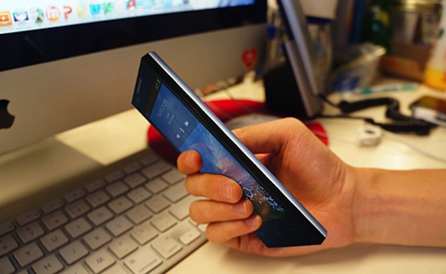 Oppo làm smartphone mỏng chỉ 4mm (ảnh minh hoạ)