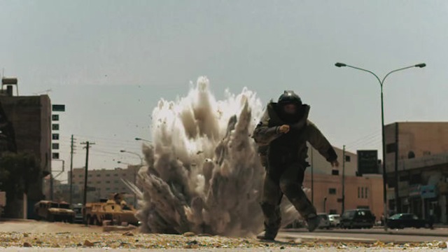 Bộ phim đạt tới 6 giải Oscar, The Hurt Locker ra mắt cùng năm cũng đã sử dụng một chiếc Nokia 1600 nhưng để kích nổ một quả bom