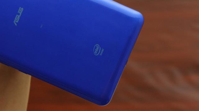 Phần dưới cũng có một dải loa khá dài