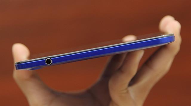 Đỉnh máy có Jack âm thanh