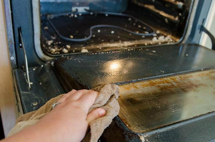 Vệ sinh lò nướng ngay sau khi sử dụng 5 bí quyết sử dụng lò nướng hiệu quả > Vệ sinh lò nướng ngay sau khi sử dụng