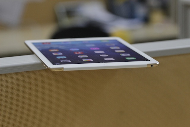 Phần nhựa giúp ăn ten máy bắt tín hiệu