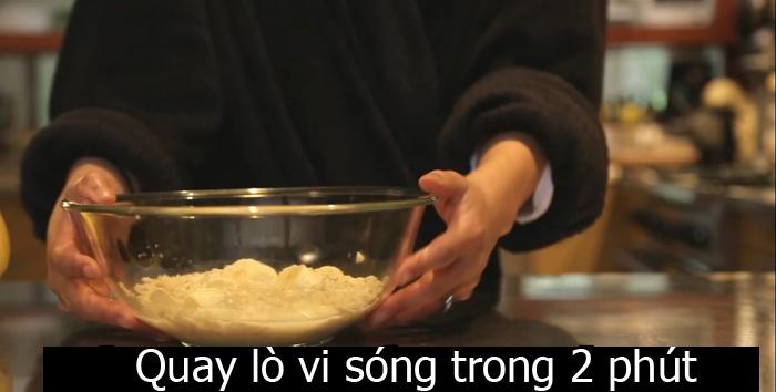 Cháo yến mạch pha chuối
