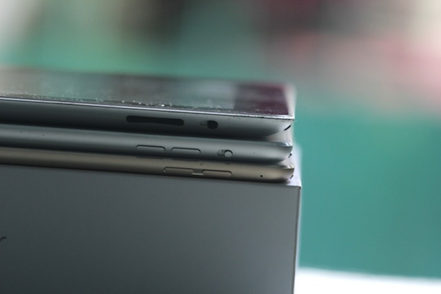 iPad Air 2 cũng có một số thay đổi về thiết kế cụm phím âm lượng so với iPad 4 và iPad Air