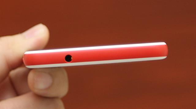 Đỉnh máy có Jack âm thanh 3.5mm