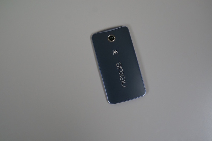 Trên tay chiếc điện thoại Nexus 6 đầu tiên trên thế giới